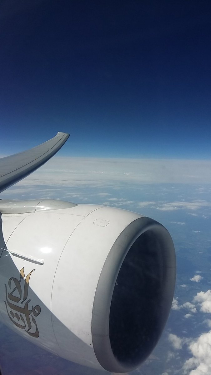 drip_freak's tweet photo. Onboard #EK162 #A6EBV #livetweet #Emirates777 #avgeek #skyporn #boeing777 https://t.co/Sr6fYqZljF