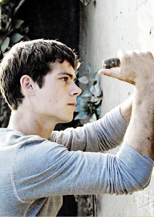 winterquake's tweet image. Se busca a un hijo WinterWitch con FC de Dylan O'Brien, y a uno Romanogers con Jesse Lee Soffer para una squad. ¿RT?