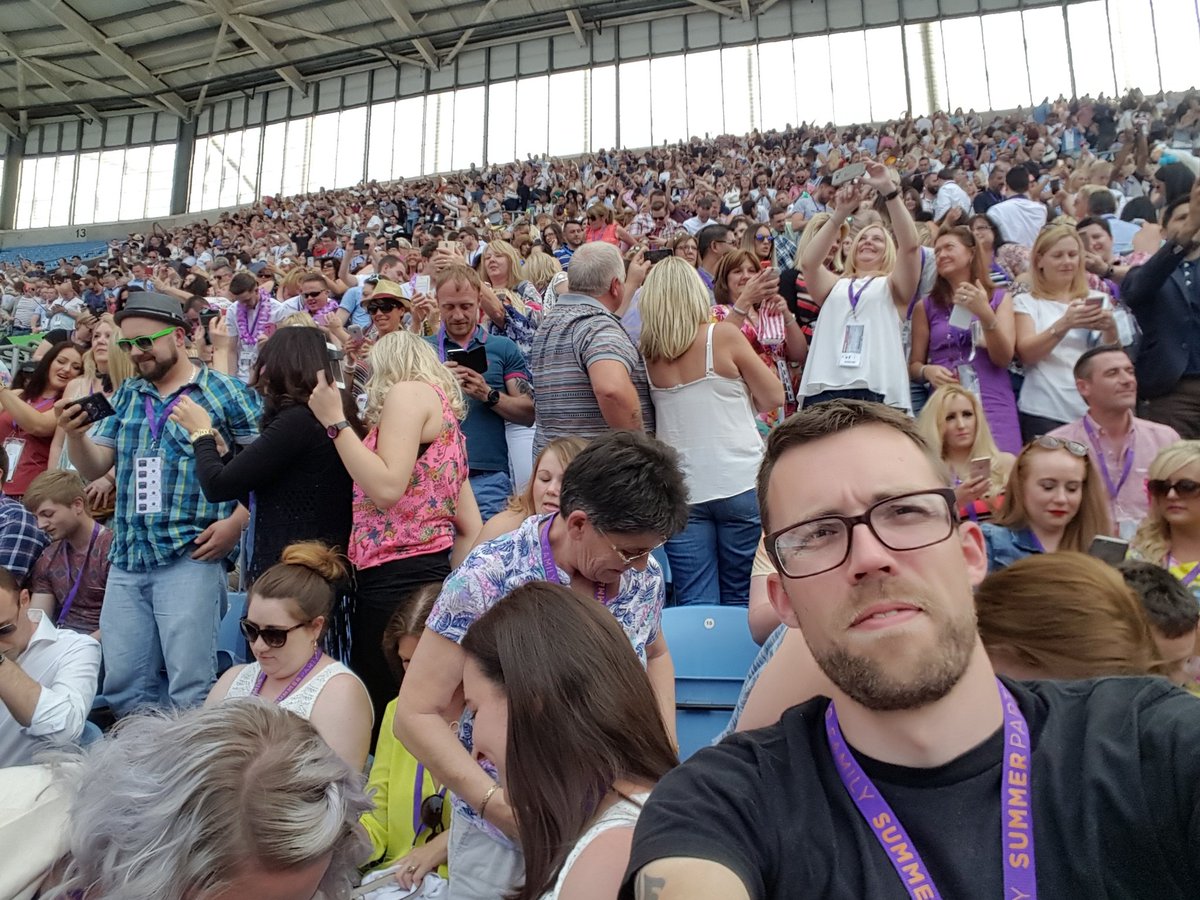 superdank83's tweet photo. Whr summer party! Whoop https://t.co/UPyBhJ6J8c