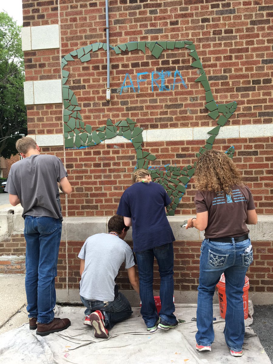 youngthetaylor's tweet photo. My babies are making art!!!! #CSMChicago https://t.co/EJzjN2OjvO