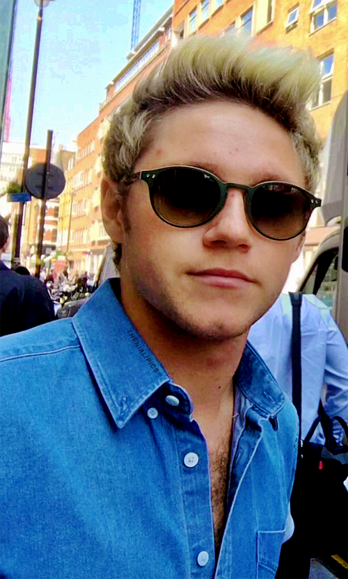 nhIibrary's tweet photo. Niall in London today https://t.co/HZDzjvlWzA
