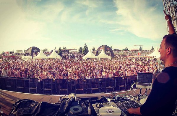 DJcityDE's tweet photo. #TBT - der deutsche @RedBullThre3Style Champ #PROZEIKO beim #HOLILausitz vergangenes Wochenende ... #DJcityDE https://t.co/AJrU4GaPhf