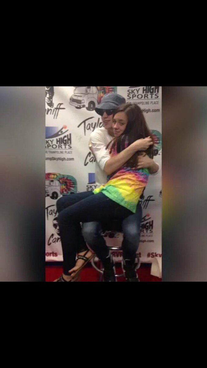 key2sartorius's tweet photo. @taylorcaniff miss you lots 🙄❤️ come back to Florida soon 💘 #followmetaylor follow me? https://t.co/1ZTPtugzao