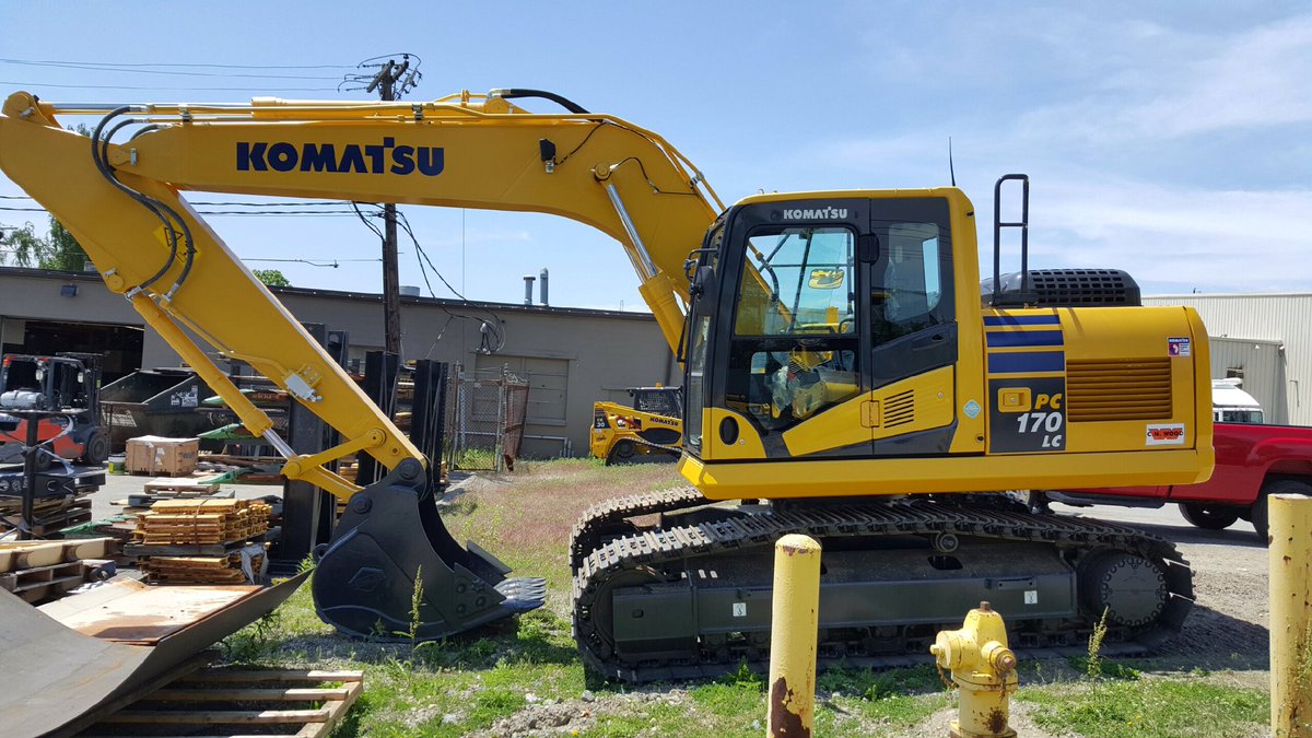 RJPelchat's tweet photo. Just added to the fleet, another #Komatsu! 

Thanks to Bill Perla at C.N. Wood in #Woburn for making it happen! https://t.co/nM8sxuAu45
