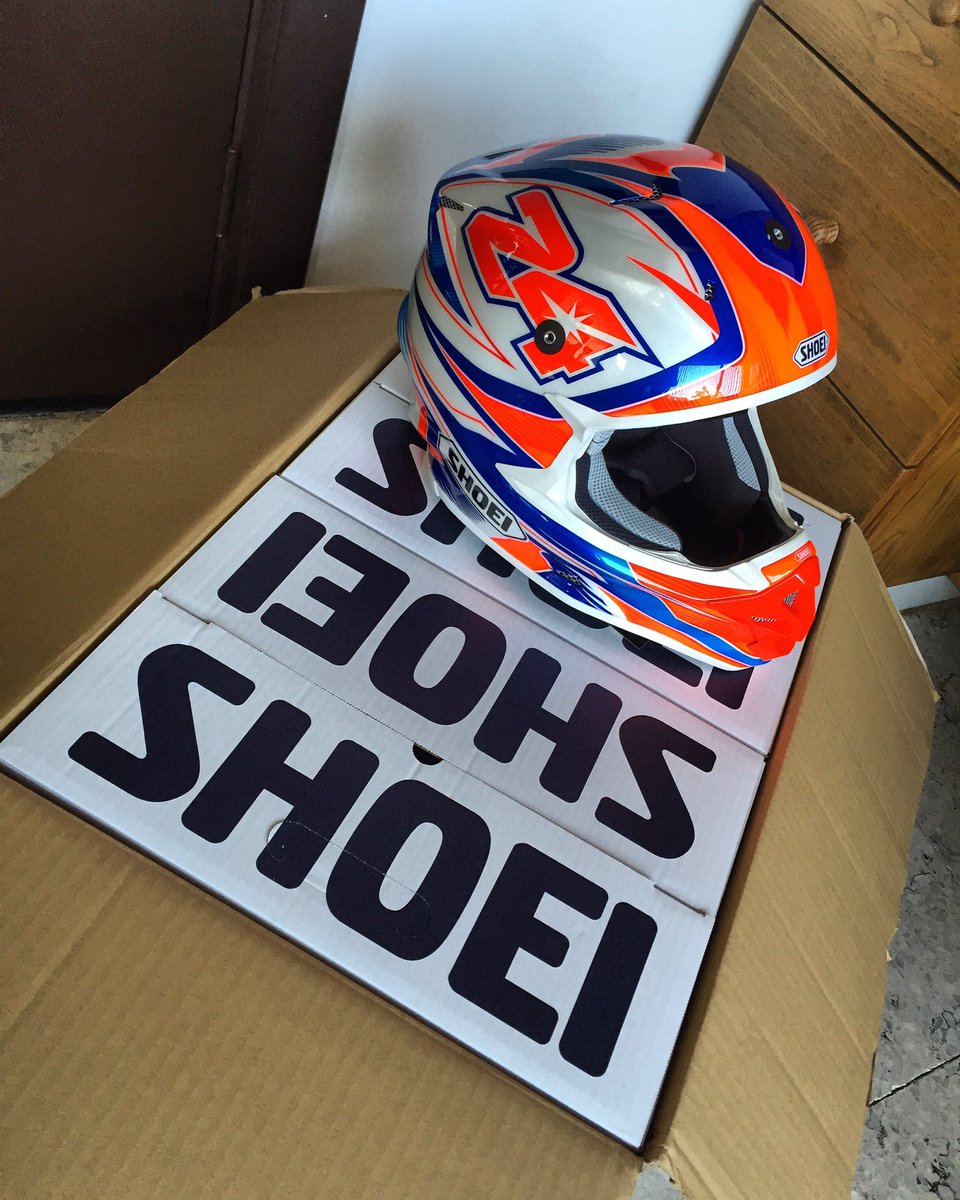 shaunsimpson24's tweet photo. That moment when a couple of freshies turn up.... 🔥🔥🔥@ShoeiHelmetsUSA #Shoei #VFXW https://t.co/UKVaYzwp8E