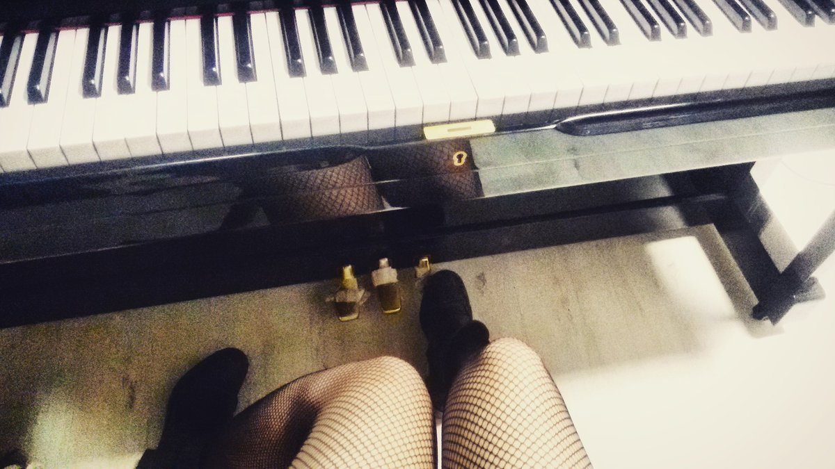 Oggi è un giorno di "scalata",
ma ho con me tutto ciò che serve : le mie scarpe e il mio strumento.