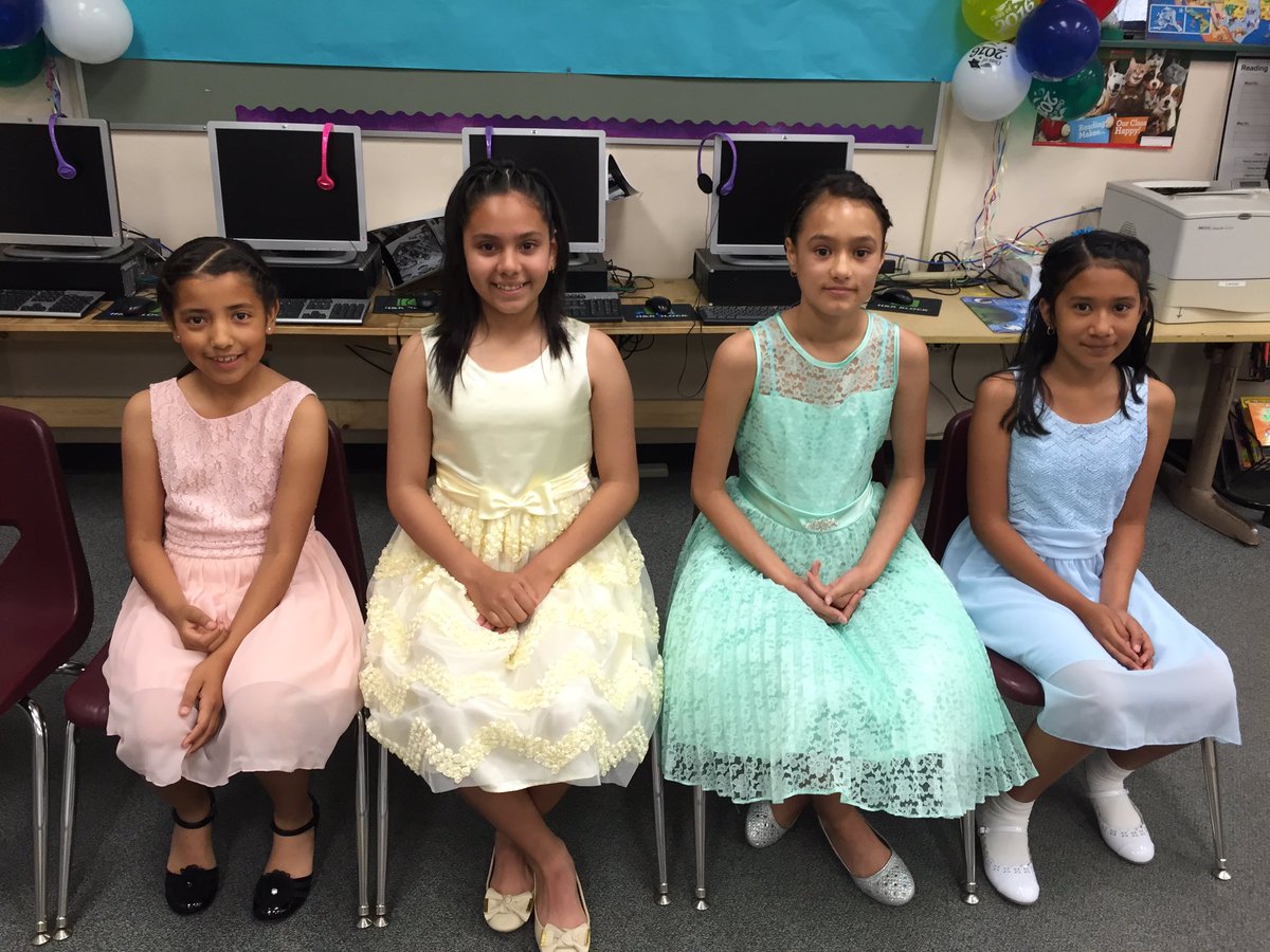 CambridgeMDUSD's tweet image. Around here we are all about color! #5classes #5colorfamilies #hotpink #pastels #coyoteteal #seafoamgreen