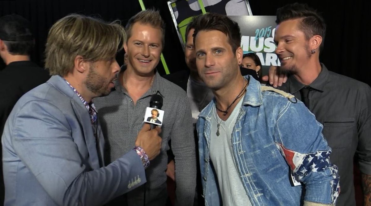 CMT's tweet photo. Tonight, @edbassmaster pranks @parmalee and more on the '15 #CMTawards Red Carpet. Gotcha! 😂 #EdBassmasterShow https://t.co/m6GLO3iHFT