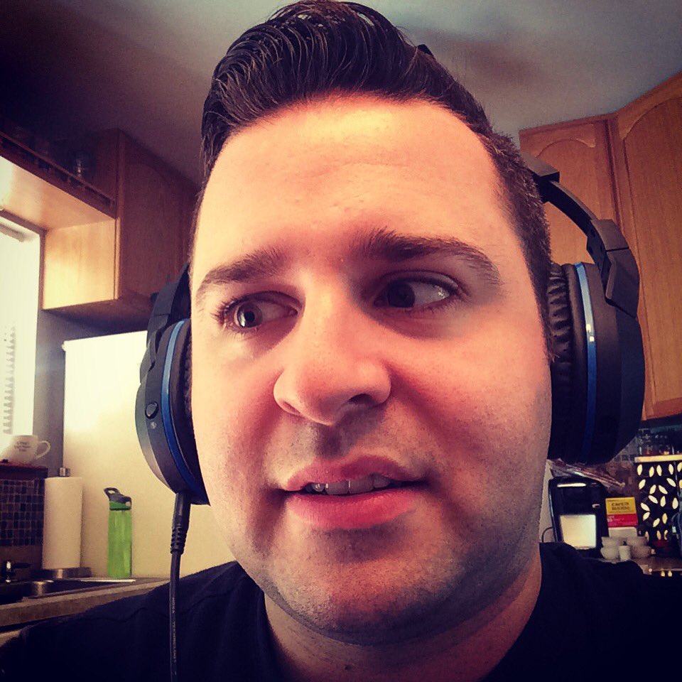 2WeekPod's tweet image. Chris had this reaction when Sean showed him a video about fetishes. #2WeekPod #quittinTime