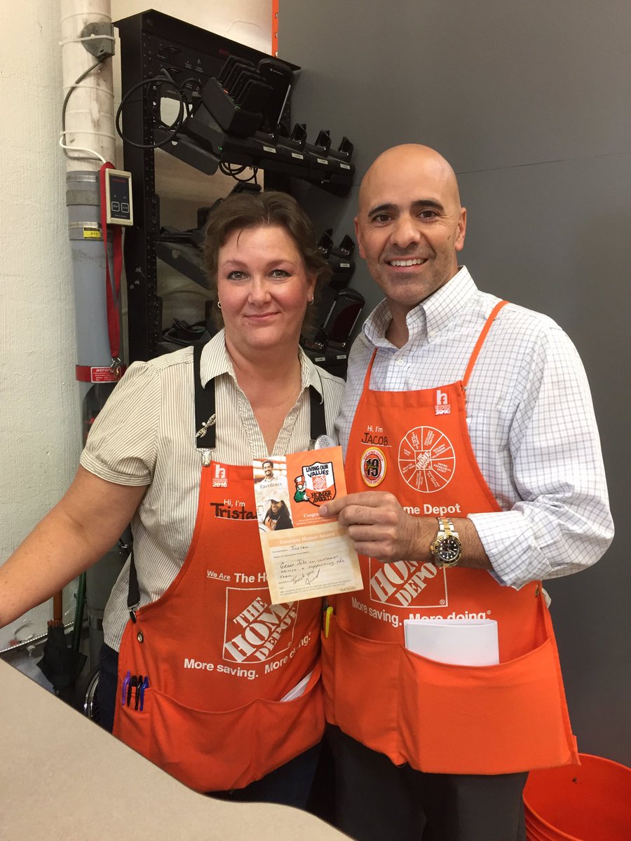 Jacob02USMC's tweet photo. 3629 is 91% QTD w OnlineCsat. Great job Kimberly the DH and Tristan at the desk! @THDBecky31 @brianwebber3655 https://t.co/jgITy9oQfl