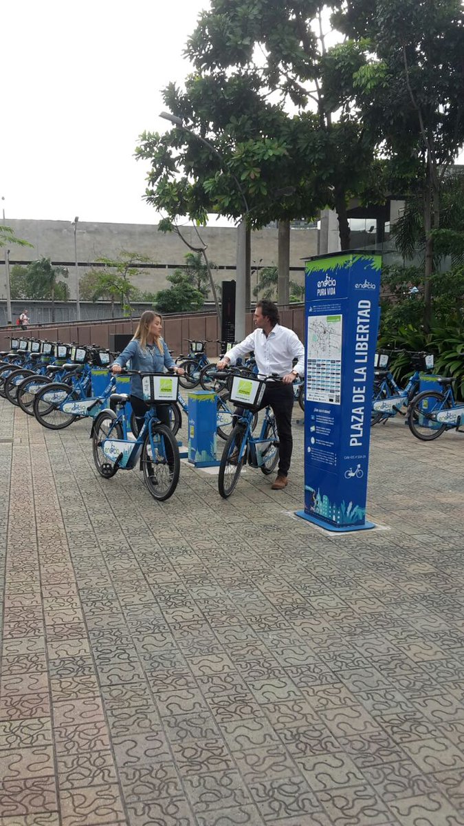 EnCicla's tweet photo. Esta noche @FicoGutierrez se moverá @EnCicla para conversar sobre movilidad sostenible en #FedericoCuentaConVos https://t.co/aanxRwH6mK
