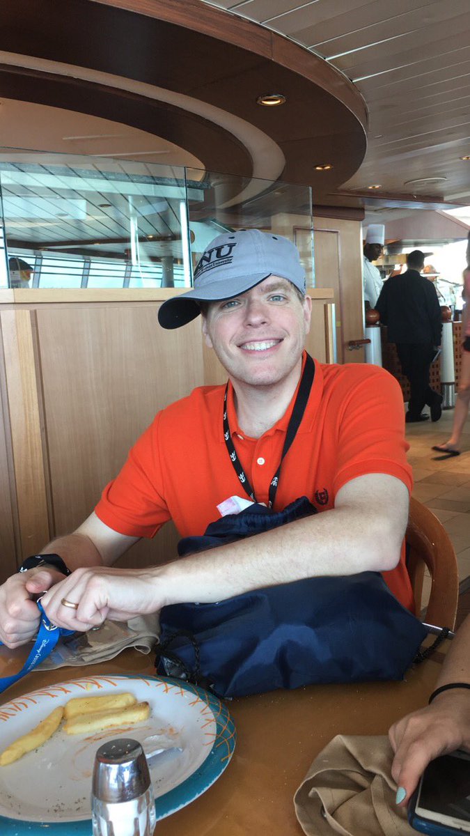 sassycass_'s tweet photo. The dadest of the dads. The ultimate dad. #dad #dadstyle #popwatts #readytosail https://t.co/uQ5IHJ1JWn