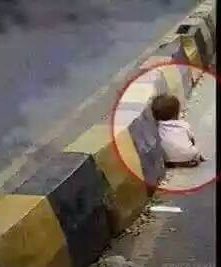 Kannan_Twitz's tweet photo. பார்ததும் கண் கலங்கியது😥
இதுபோன்று படங்களை பார்த்தால் ஒர் இனம்புரியாத கோவம்(வெறி)உண்டாகிறது😡😡
#God_Bless_You🙏👐 https://t.co/pf6SJSimtD