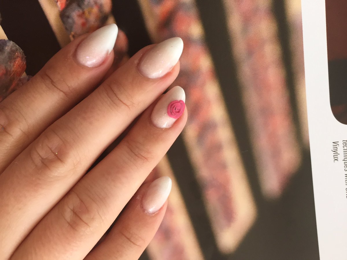 MissAsChicBeaut's tweet photo. Love these nails #babyboomers #acrylics #summernails https://t.co/npXz2xVz4r