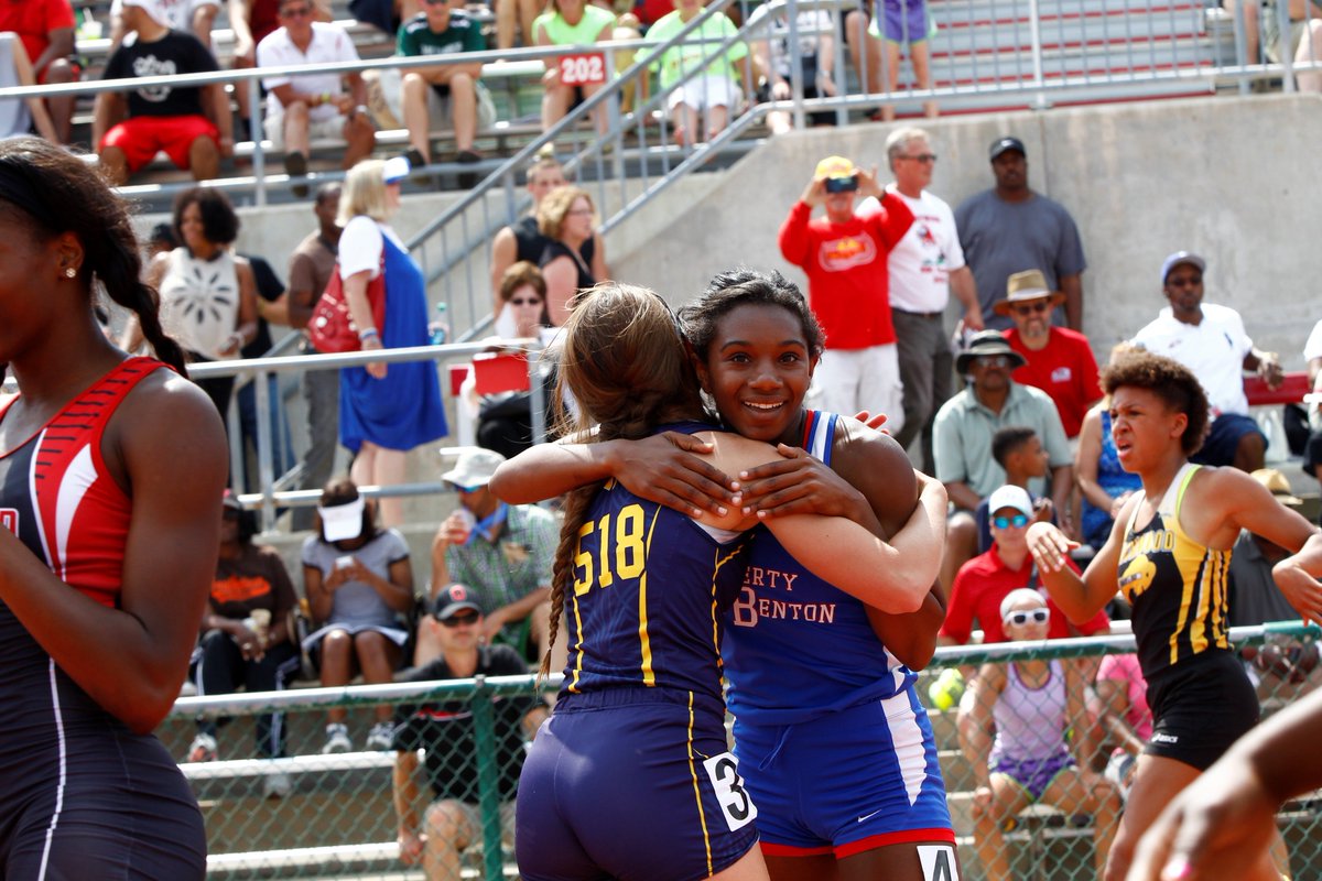 OHSAASports's tweet photo. Every game, every match, every race, every time, it's about sportsmanship! Respect the Game! #OHSAA https://t.co/4bVzseFqb3