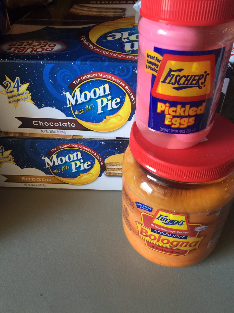 CountryboyDh's tweet photo. Gonna be a good day tomorrow. @MoonPie #pickledthings https://t.co/C1RM0jT87o