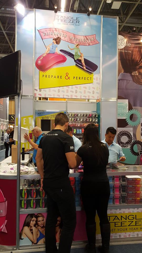 natturalabs's tweet photo. ¡@tangleteezer también estuvo presente en #EBIO Expo Guadalajara! https://t.co/yo5KFEePOM