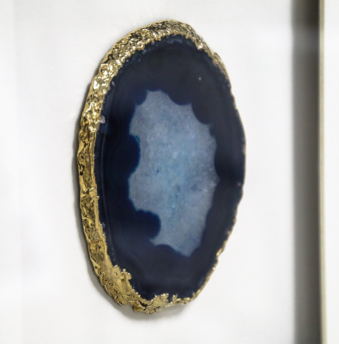 Framecrafters's tweet image. WALL ART WITH A LITTLE GLITZ &amp;amp; GLAM! #framed #framing #geode #goldrush #goldleaf #framecraftersinc