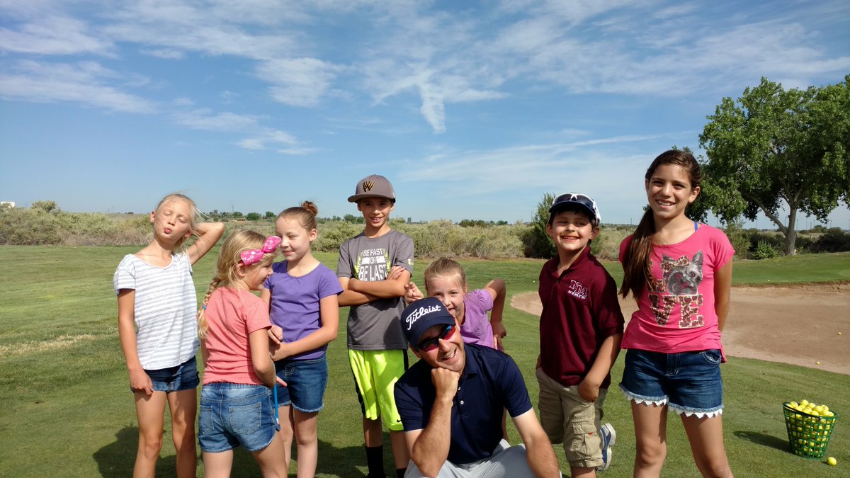 SantaAnaGolf's tweet photo. The #jrgolf camp continues! Brian's class takes a moment to show how much fun learning #golf is! #thankapgapro https://t.co/EpZNatb5U5
