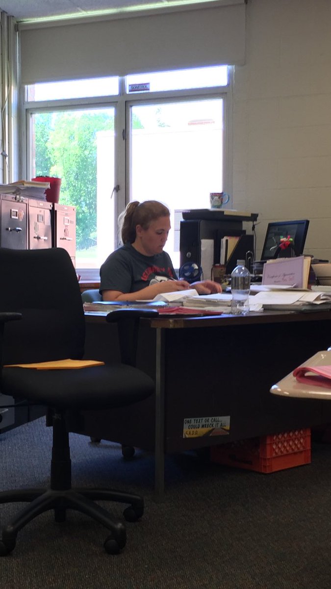 Lake_nick60's tweet photo. Mrs. Gell scoring our notebooks for exam prep! @creekpsc #CommitToLearning https://t.co/ripi8z0Eob