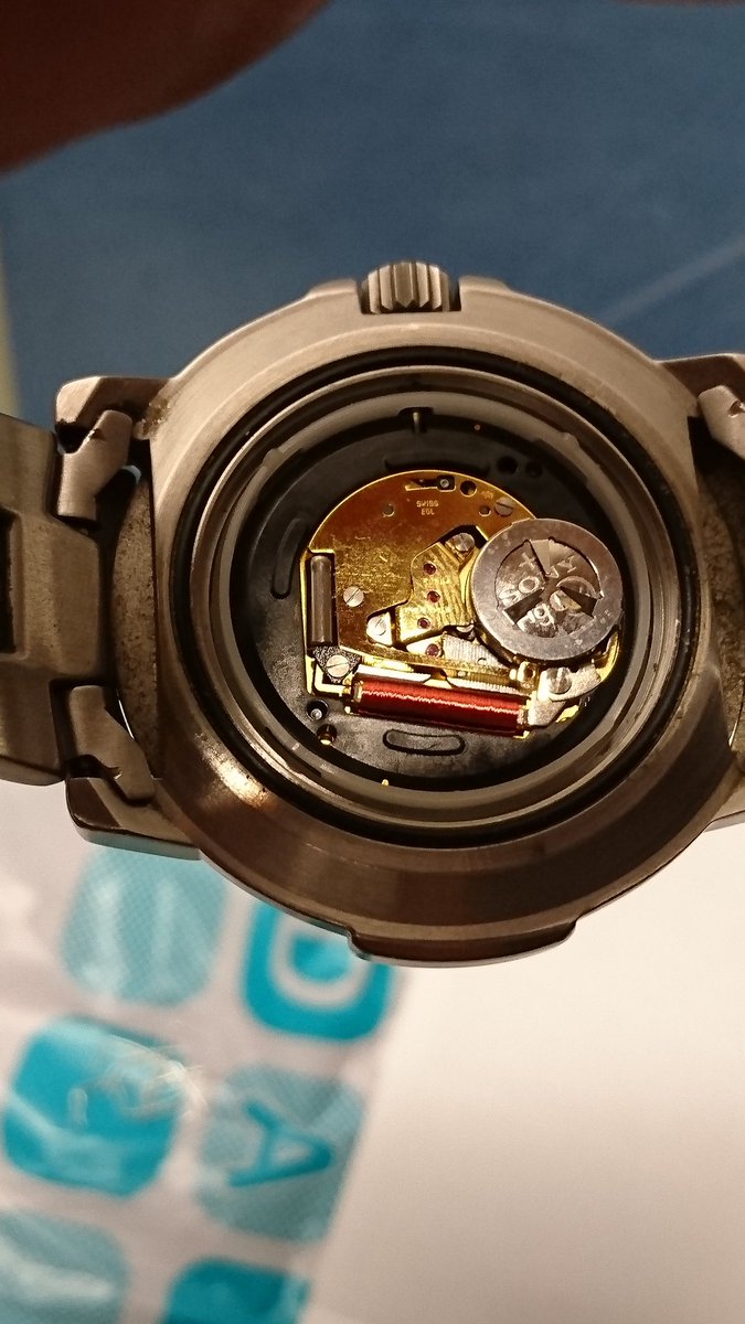金子浩介 腕時計が動かなくなったので 電池交換にトライ 工具はダイソーで入手 Luminox Series 3100
