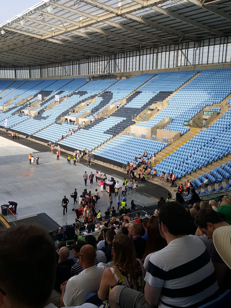 #summerparty <a href="/WeAreSUGM/">WeAreSUGM</a> too far away from the candyfloss.