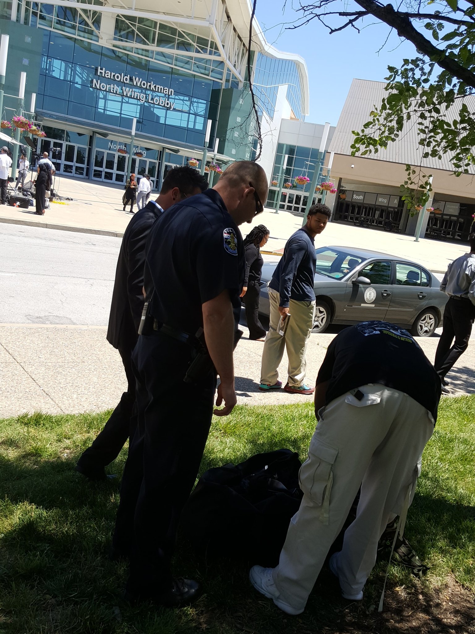 Phillip M. Bailey on Twitter ".LMPD officer told merchants they're