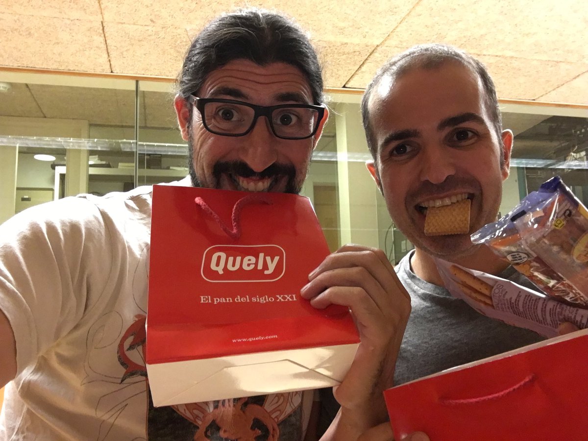 Miquelfazer's tweet photo. Gracies per aquest obsequi @galletas_quely con @bernatpayeras #campmallorca en @parcbit .
yeahh! https://t.co/Oi6Mw8xJM1