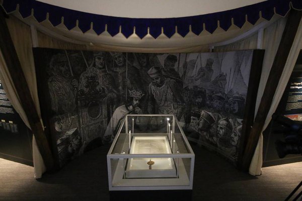 MagnaCartaCAN's tweet photo. One year ago we opened the #MagnaCartaCanada exhibit in Ottawa! Next week the document turns 801! #DCCC1 #June151215 https://t.co/harmUpMgXp