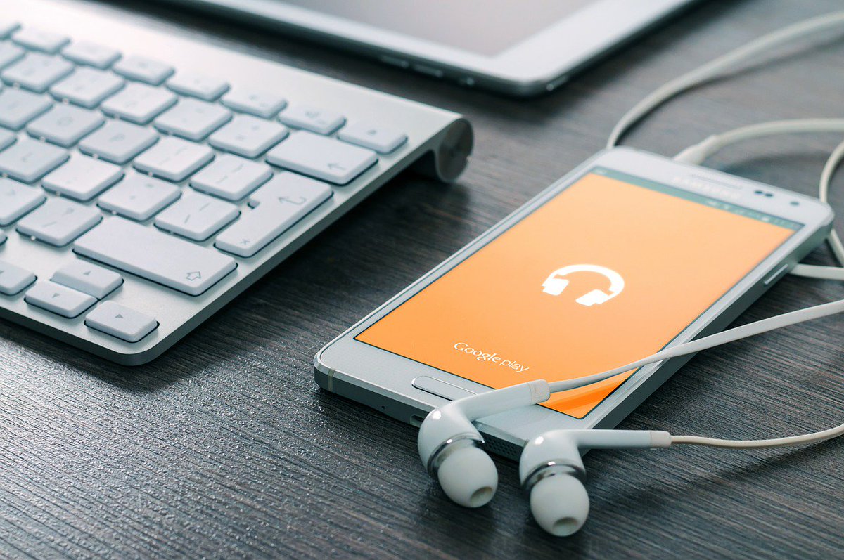 betterux_'s tweet photo. 21 Experts have their say on the future of Mobile Usability - do you agree? disagree? https://t.co/l62kcOstR6 #UX https://t.co/5Le6nh830P