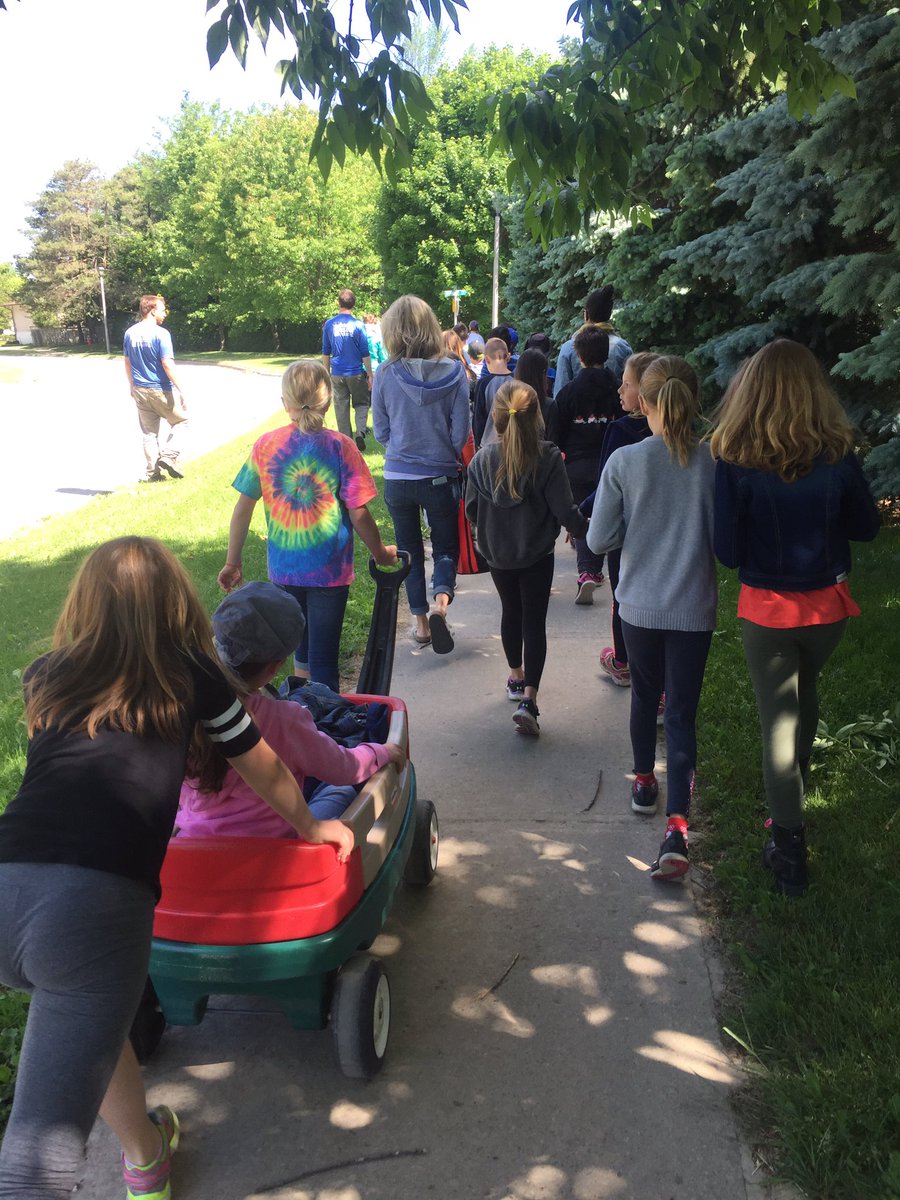 ERFtweets's tweet photo. Today we went on a special walk to release our salmon! #salmon #ontariostreams @CaledonEastPS @MrsCampbellsRm https://t.co/KVS7Tk4zNx