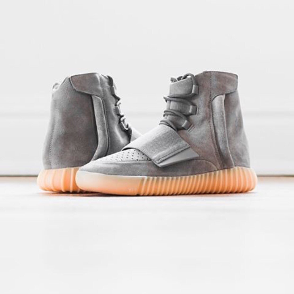 Heated Sneaks on Twitter: "YEEZY BOT GIVEAWAY (Tier 3) 1) RT 2) Follow HS! 3) Tag 3 FRIENDS Shop all Yeezy Bots https://t.co/Bi7ImpyHCz https://t.co/PyFawQJn2w" / Twitter