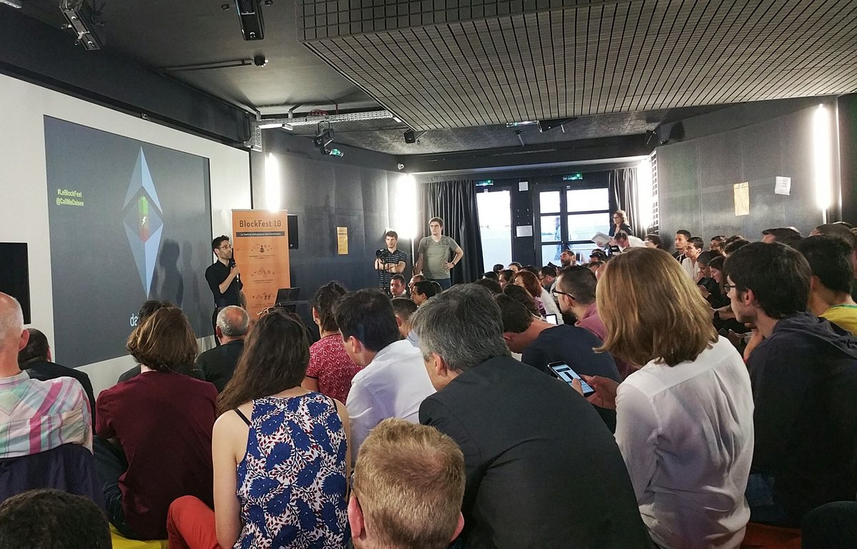 cellabz's tweet photo. #LeBlockFest @NicolasLoubet presenting #Daisee our community based #Blockchain &amp; #Energy project @ryu5t @XavierLava https://t.co/yK26nt9Djj
