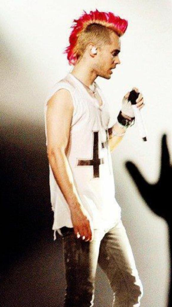 BeanieMDM's tweet photo. #TBT #PomHawk #JaredLeto #30SecondsToMars https://t.co/RxiNZBTEC7