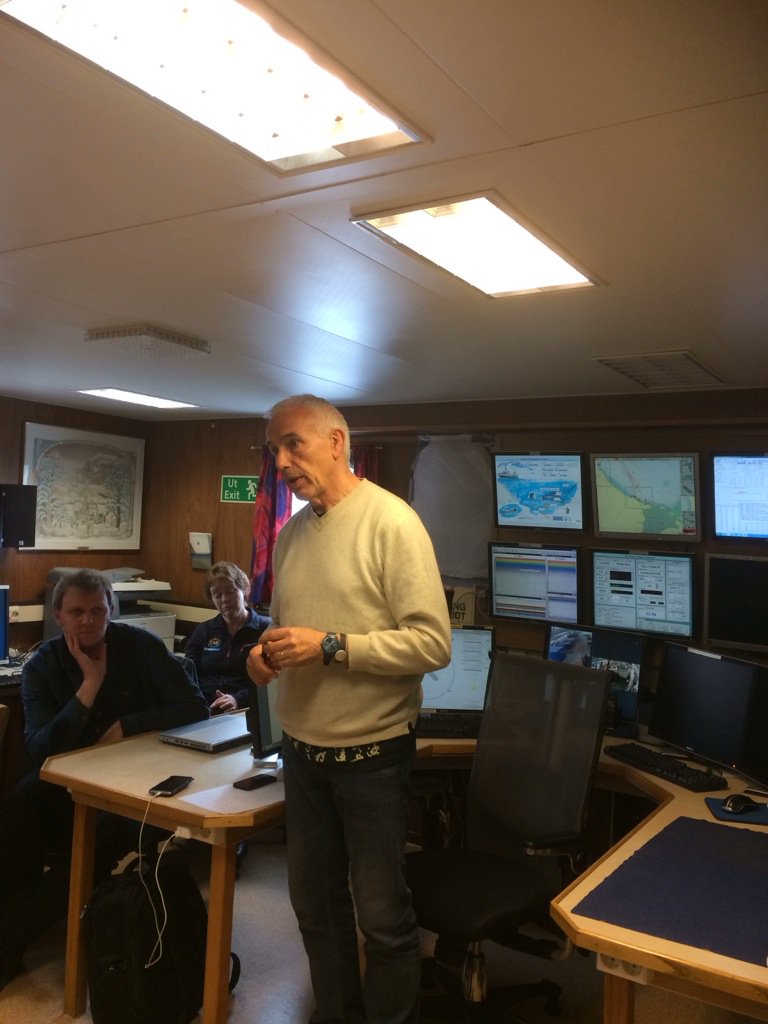 TromsMuseum's tweet photo. Tid for avgang - tid for informasjon! #Outreach 2016! Paul Wassmann innleder om livet ombord i @FF Helmer Hansen https://t.co/kx04XHI8Kv