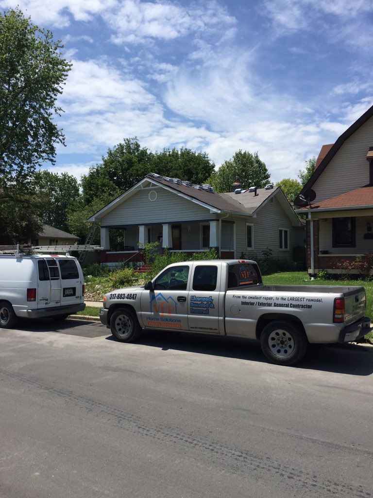VIPIndy's tweet image. Roof going in the Garfield Park area