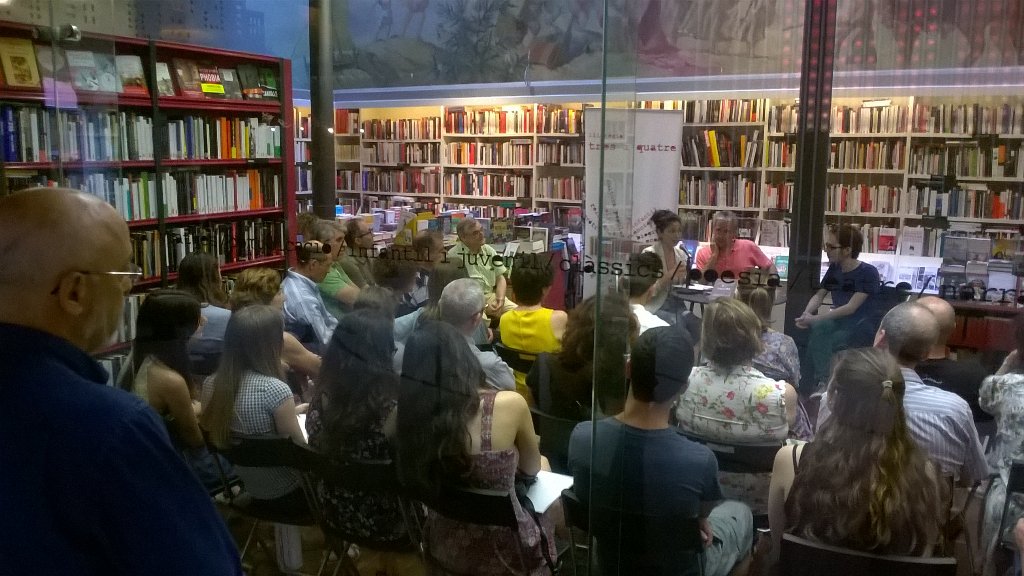 ncadenes's tweet photo. Té raó en @gpamplo: "ja era hora de tenir un llibre q fa feliç"#Lapassejadoradegossos#FrancescBodí@fanigrande:-) https://t.co/gm3PgRVoCg