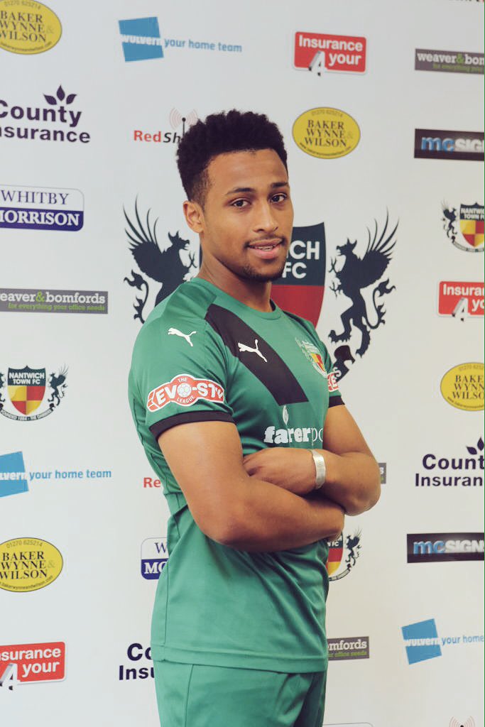 modoubeyai's tweet photo. Nantwich Town boss Phil Parkinson on Ibou Touray: “I’m thrilled to bits. He is a great defender &amp; a great athlete.” https://t.co/Qp18qsUO2P