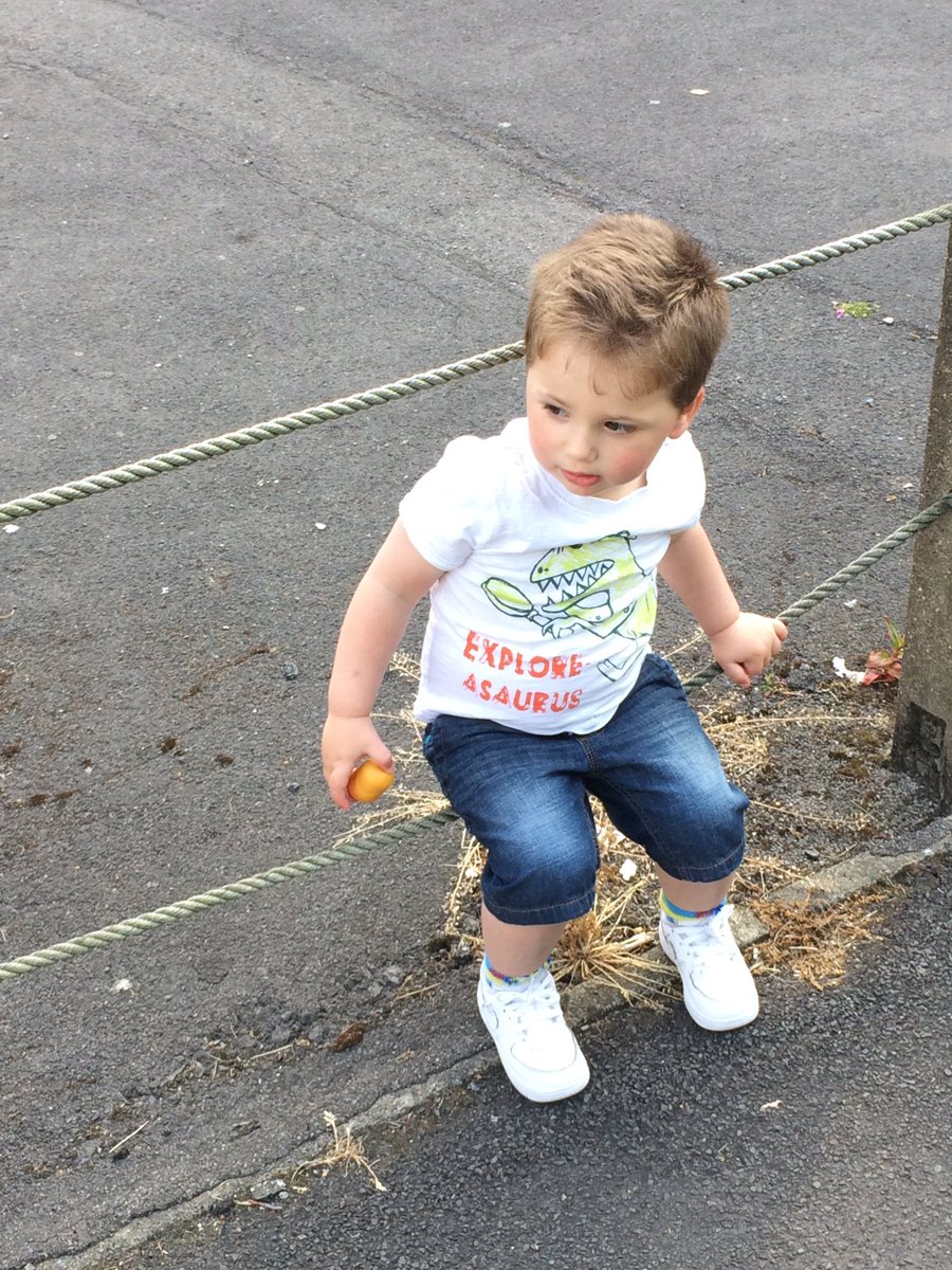 BevanMatthew's tweet image. Just chillin busting out the new trainers#airforce1's