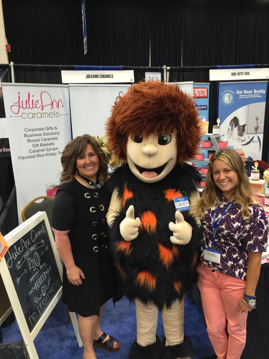 jacaramels's tweet photo. We are so sad that Inpex is coming to an end! We have had a blast!! #inpex2016 https://t.co/6vBOkiYeaa