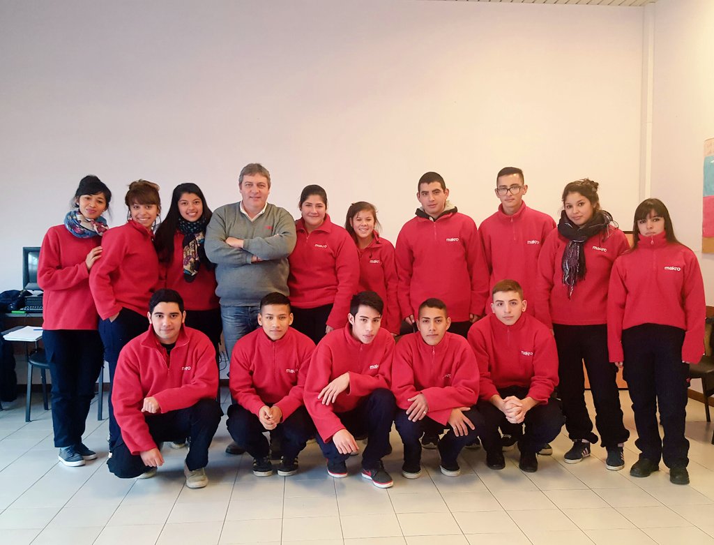 Nos visitó Pablo Ferreiro, Coordinador de Perecederos. Charla de Seguridad en Alimentos. <a href="/FundacionPescar/">Fundación Pescar</a> <a href="/MakroARG/">Makro Argentina</a>