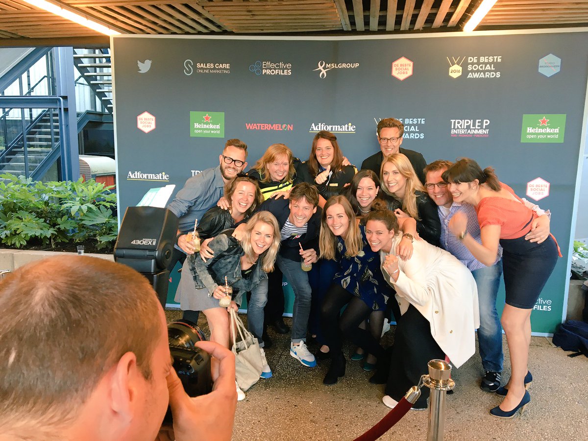 thebestsocialNL's tweet photo. Ook @Politie is van de party ehhh partij. 👮🏻 #debestesocial https://t.co/xQfQGomKjI