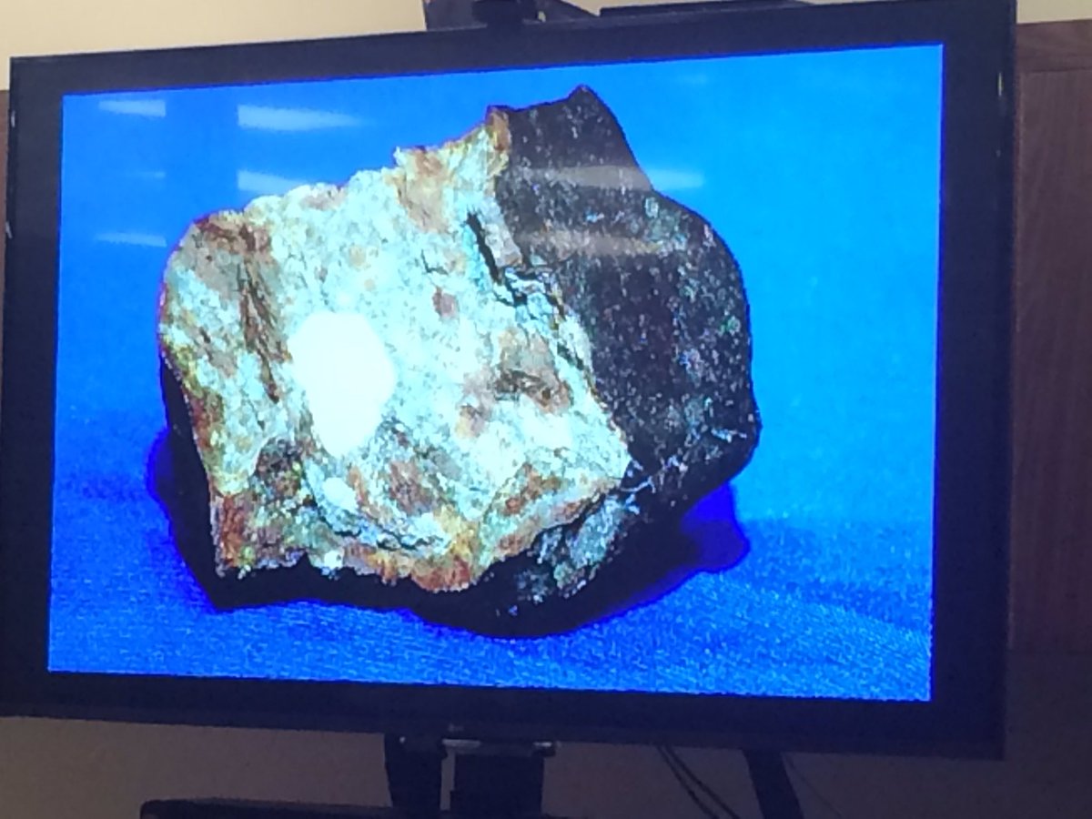 KLO gr7s VFT 2 The Smithsonian, Meteorites in Antartica.<a href="/BCBlended/">BC Blended Learning</a> <a href="/KevinKaardal/">Kevin Kaardal</a> @MoyraBaxter @jonrever