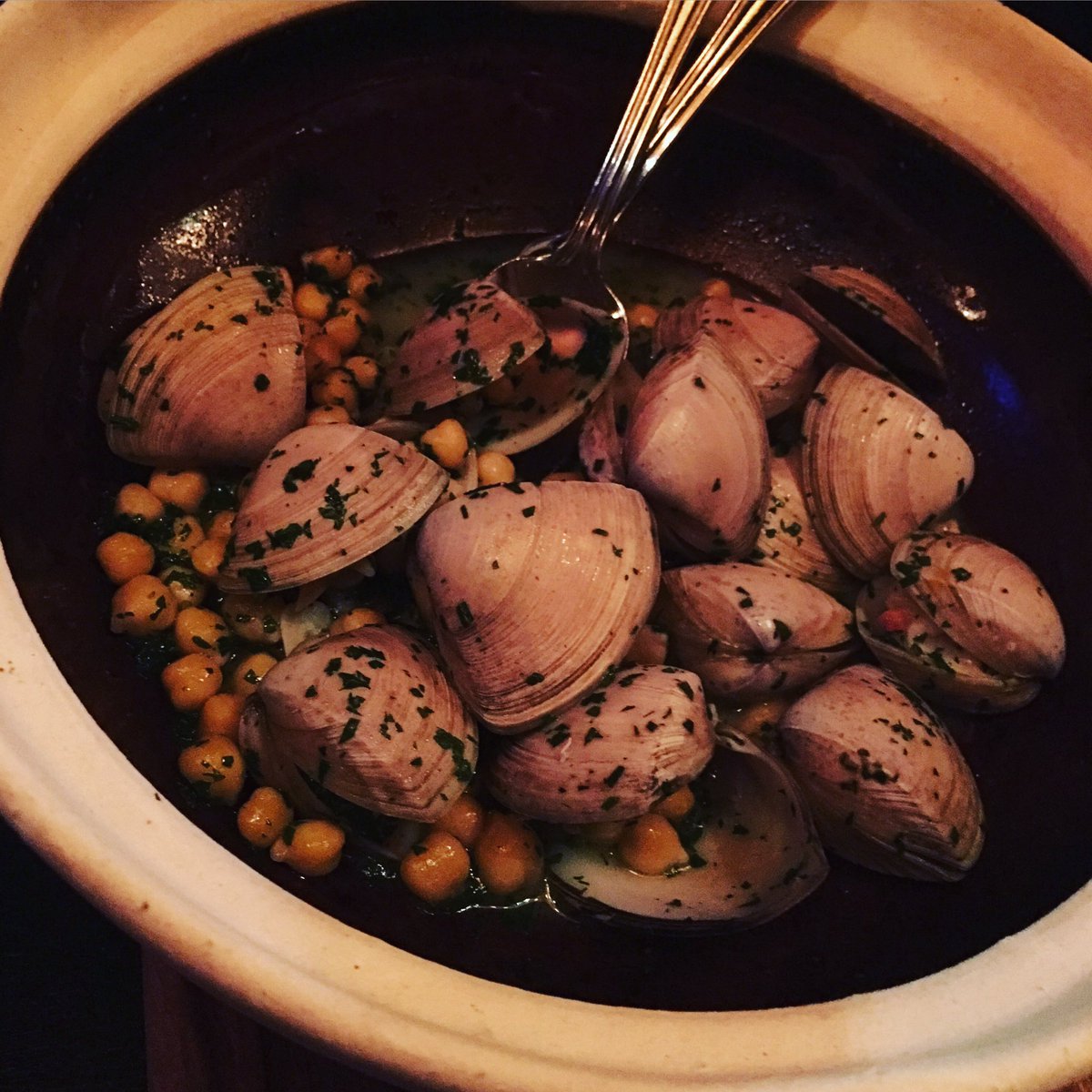 beccafreo's tweet image. At @Pulse_Australia Sydney mtg to chat #IYP2016 activities in Aus. Followed up with a very yum dinner #LovePulses