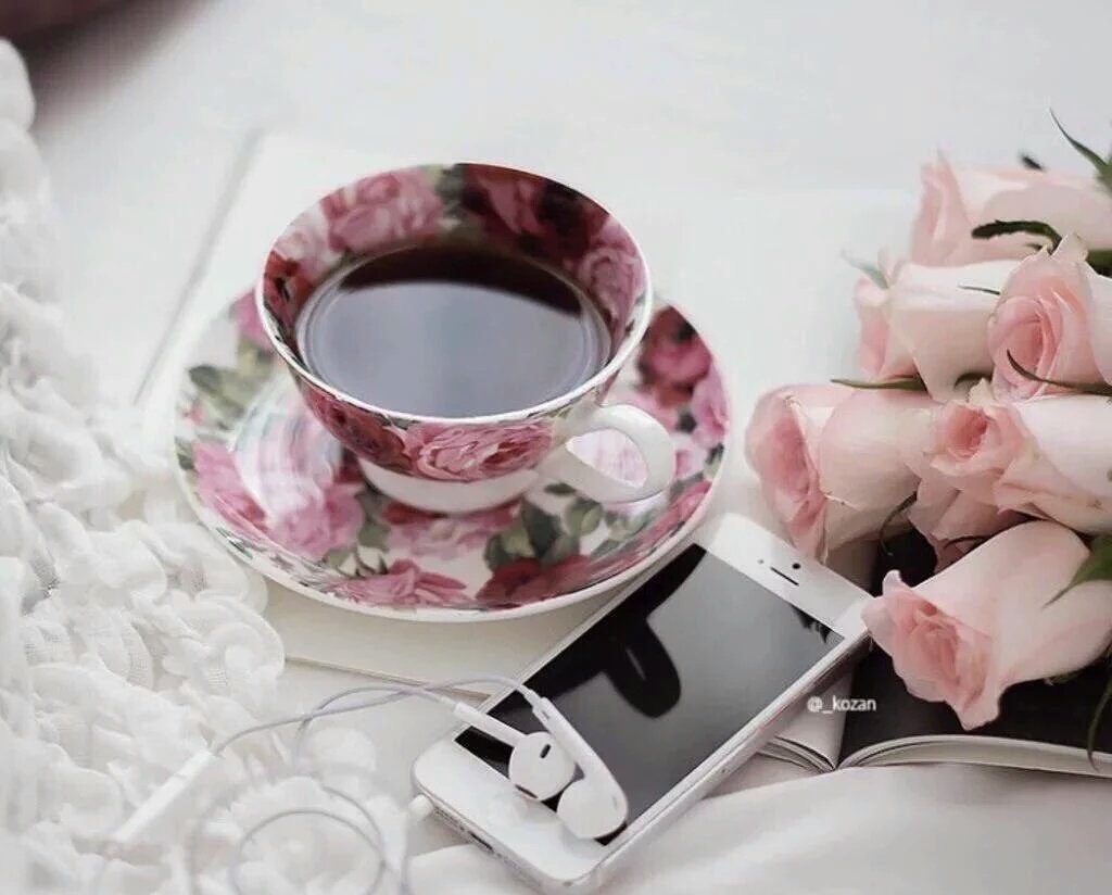 _

صـوتـك ينـسيـني تعـب عُـمري/صـوتـك لحـاله حـب ثـاني ..🎶💭