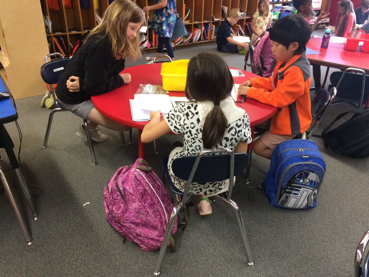 MrsMosgrober's tweet photo. Thanks @MrsMaillouxs6th for coming to listen to us share our research books! Authors need readers! #nesgrade2 https://t.co/yRpzKlKvaf