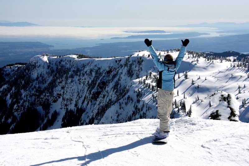 travel2next's tweet photo. A hidden gem for winter fun in Canada #explorecanada https://t.co/r2XikZYzev https://t.co/hmOEylOgm0