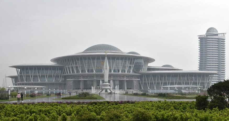 Archability's tweet image. Some of the surprisingly zingy, blingy architecture rising in North Korea latimes.com/world/asia/la-…