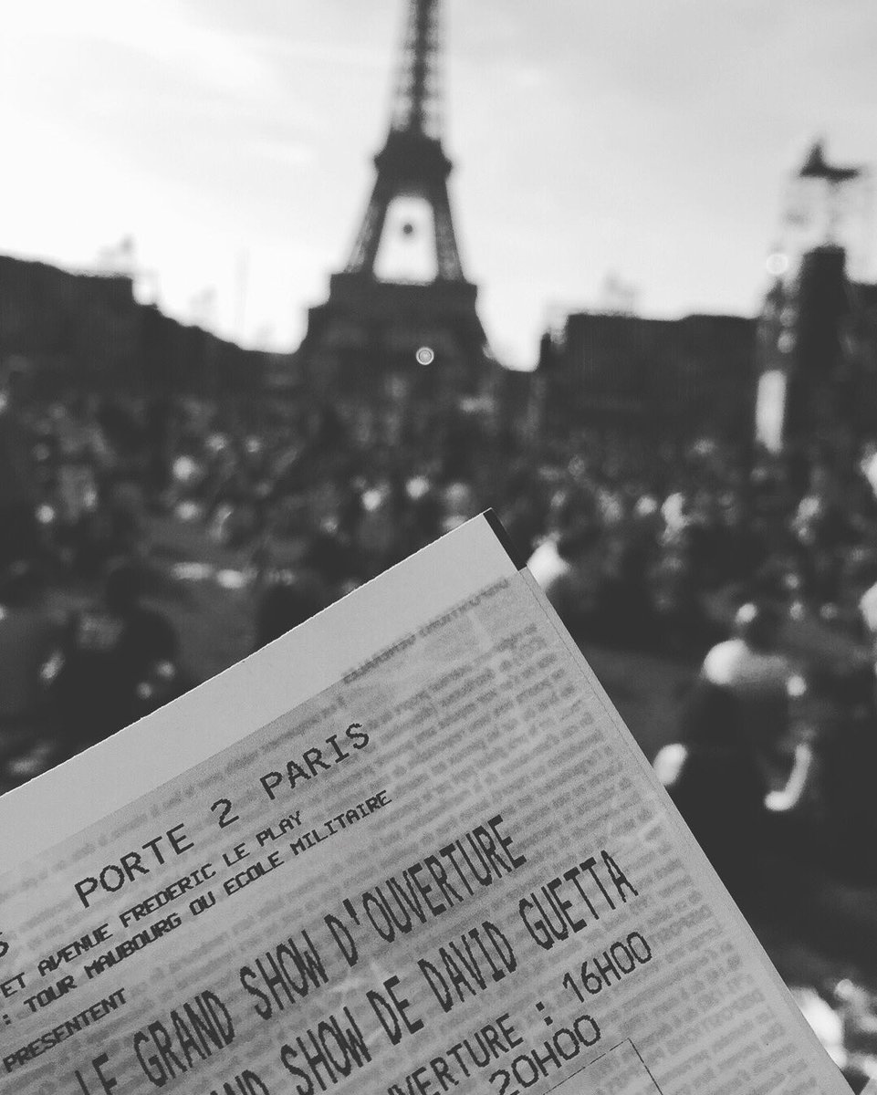 Julien_DigiLink's tweet photo. Un moment de détente de passage à #Paris #euro2016 #showeuro2016 #AllezLesBleus #digilink https://t.co/VsM3V2I8JE