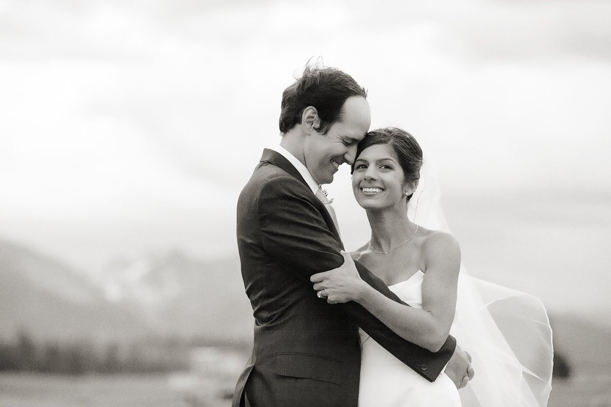 CaytonPhoto's tweet photo. Gita and Nick after their wedding ceremonies at Keystone Ranch @KeystoneMtn #keystoneranch #wedding #colorado https://t.co/p2x4qXXkBk